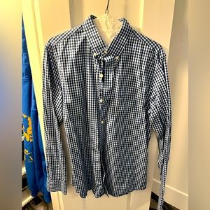 Izod men’s medium button down